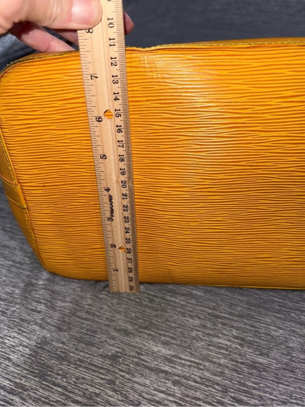 $749 LOUIS VUITTON - Picture 14 of 16